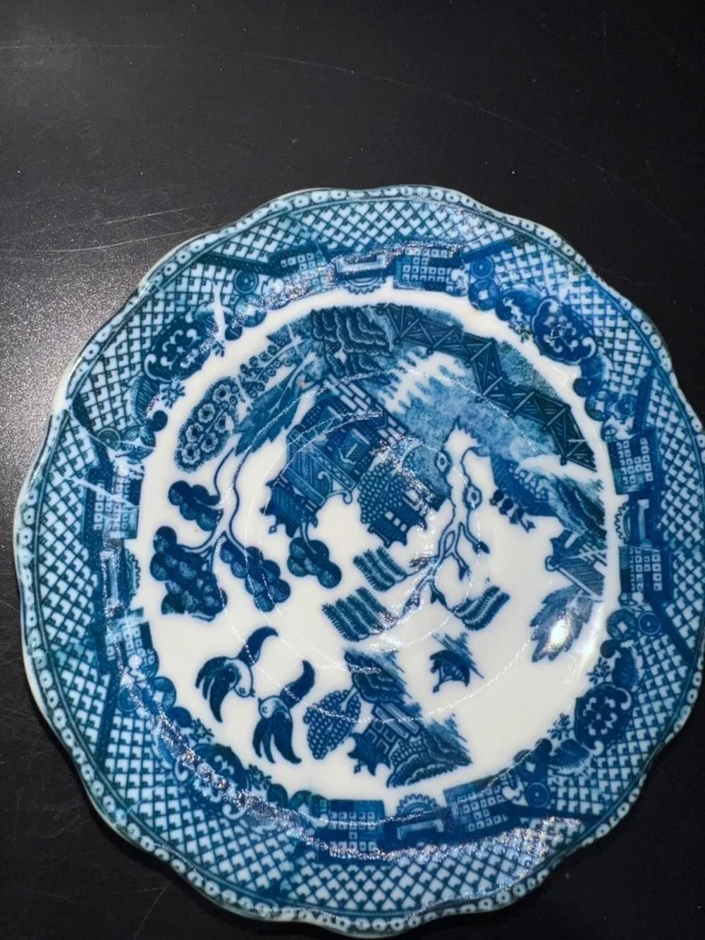 Set Of 2 Blue White Willow Pattern Porcelain Teacups Matching Saucers Vintage